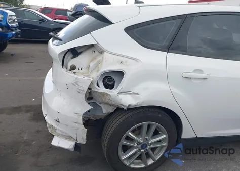 2017 Ford Focus Se z USA, uszkodzony, nr VIN 1FADP3K27HL296535